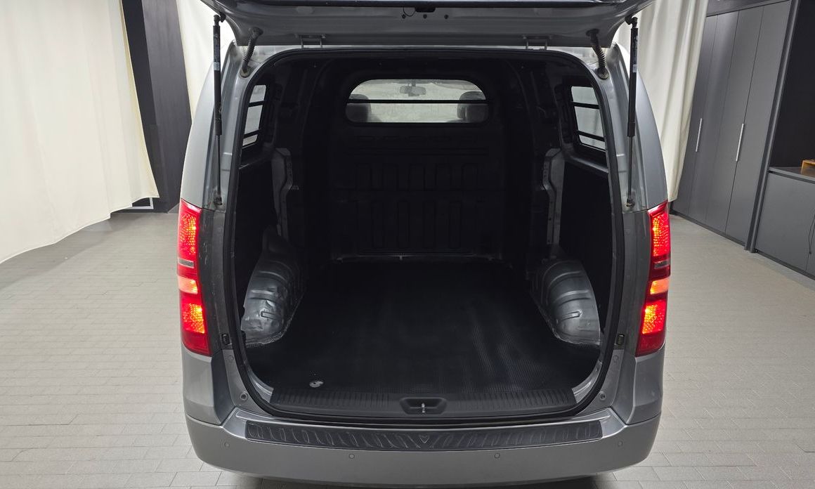 Hyundai Starex 2021
