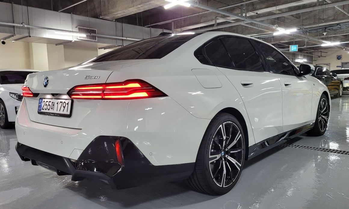 BMW 5-Series 2025