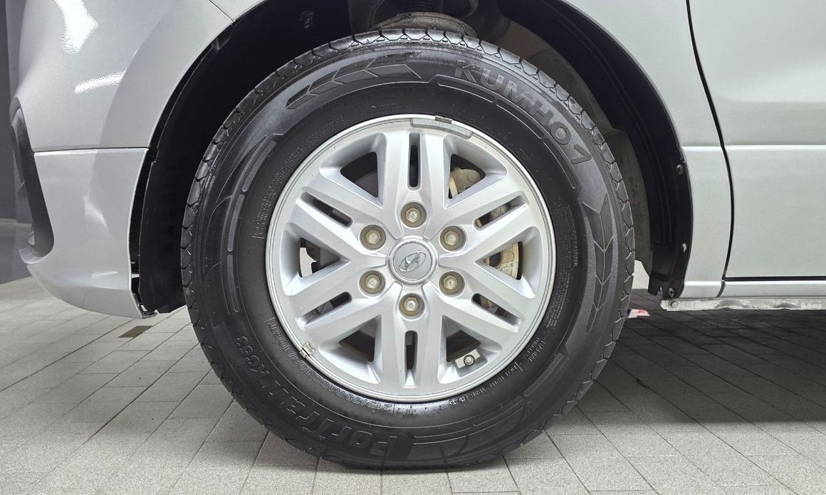 Hyundai Starex 2021