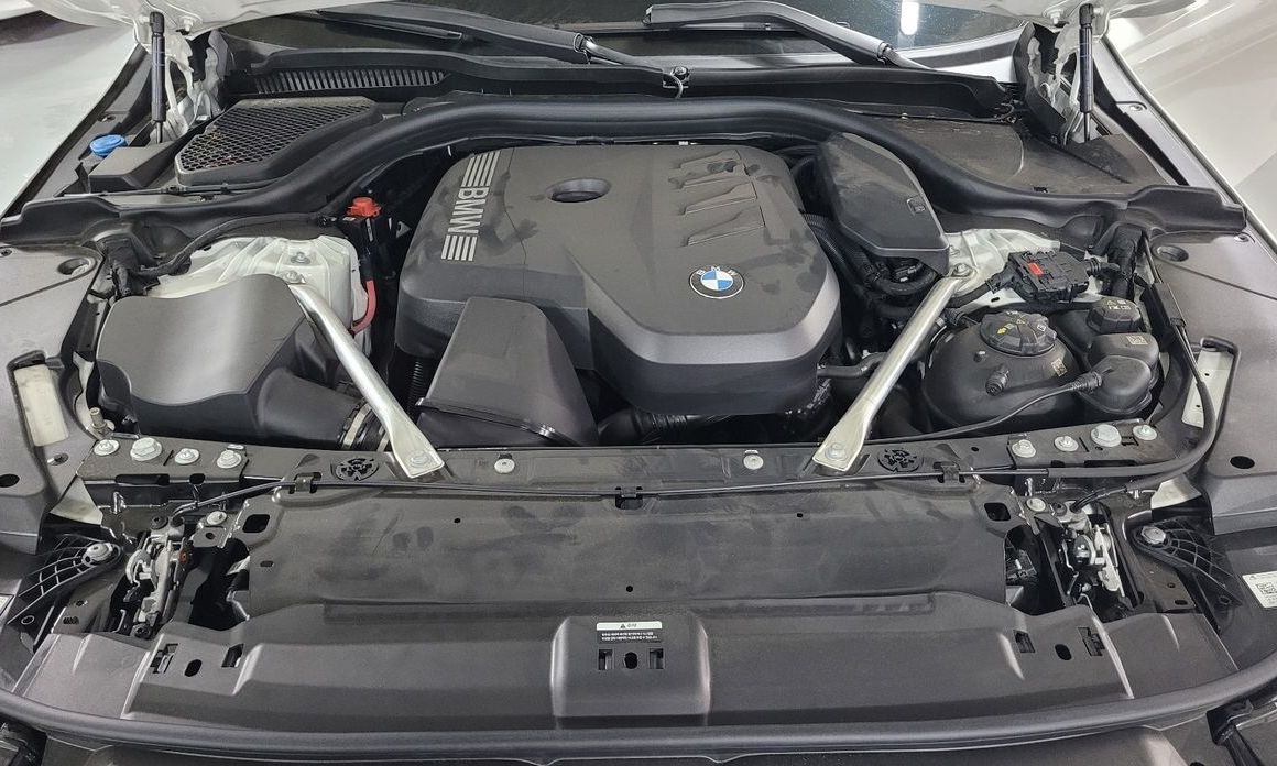 BMW 5-Series 2025