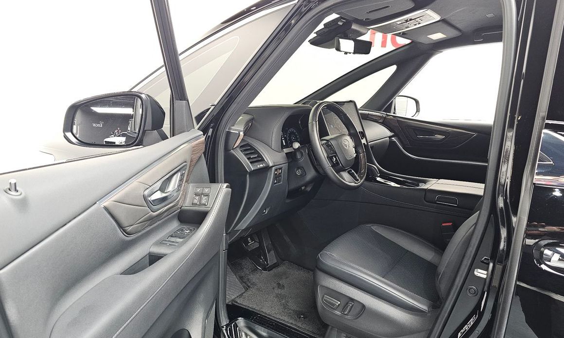 Toyota Alphard 2025