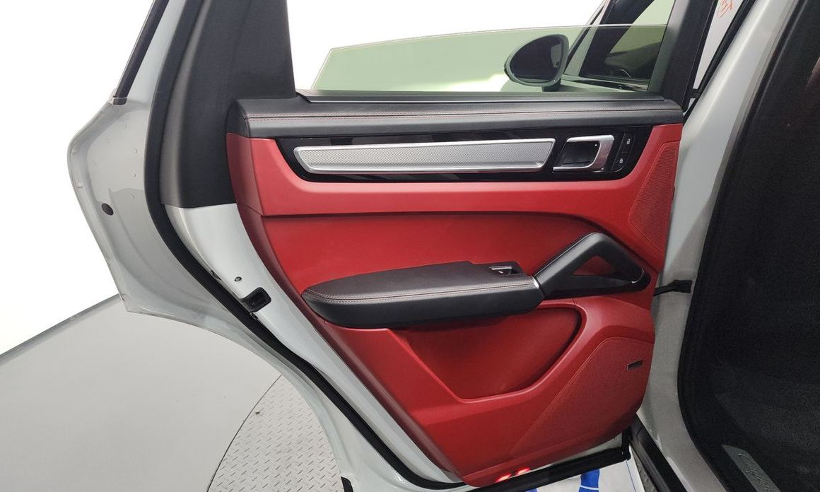 Porsche Cayenne 2023