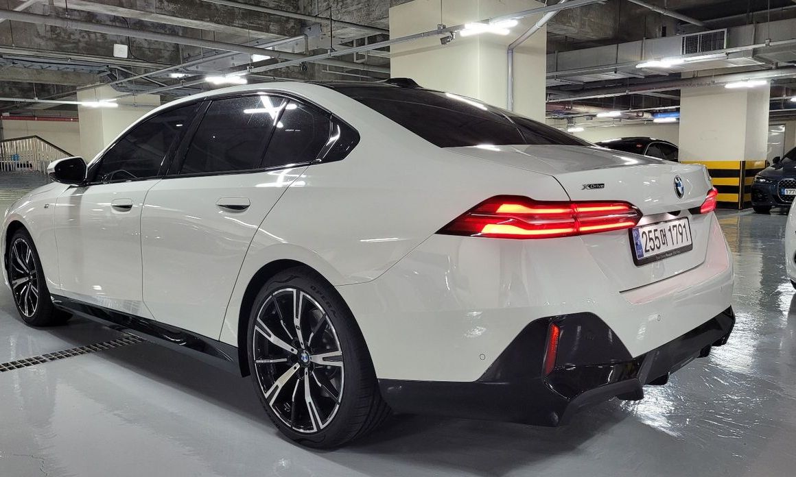 BMW 5-Series 2025