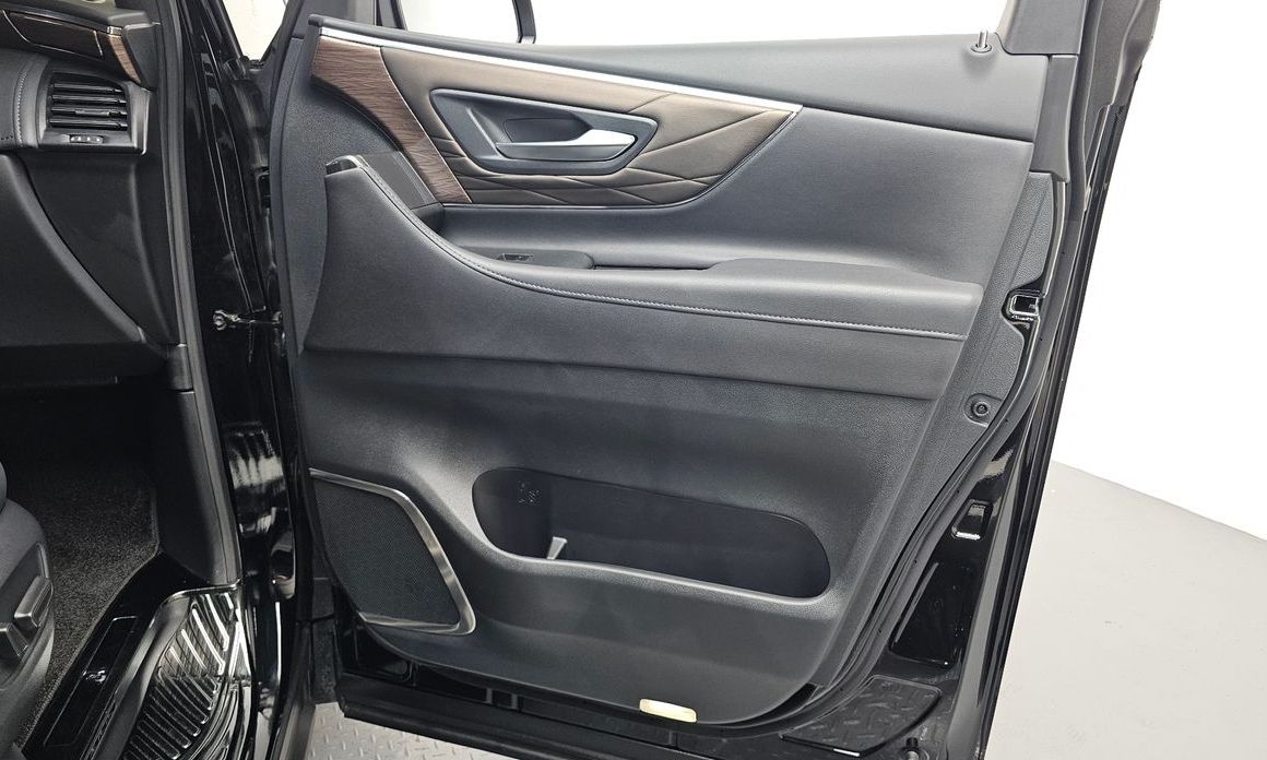 Toyota Alphard 2025
