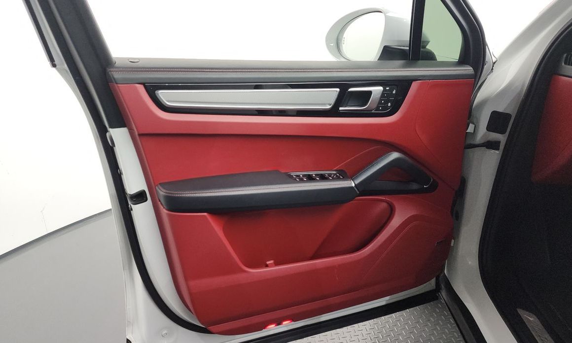 Porsche Cayenne 2023