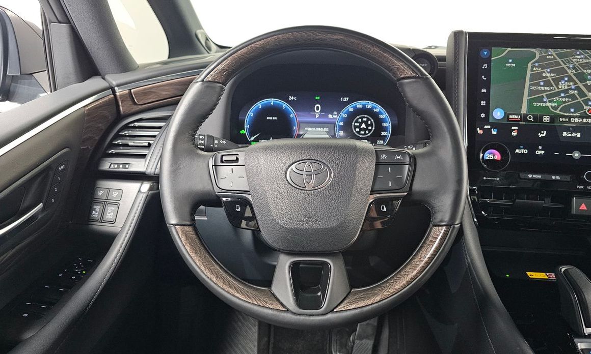 Toyota Alphard 2025