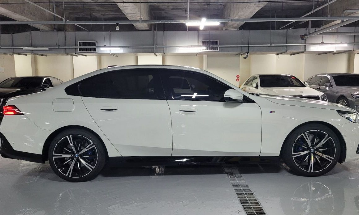 BMW 5-Series 2025