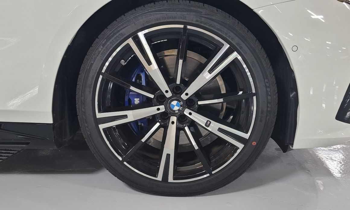 BMW 5-Series 2025