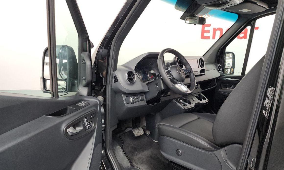 Mercedes-Benz Sprinter 2025