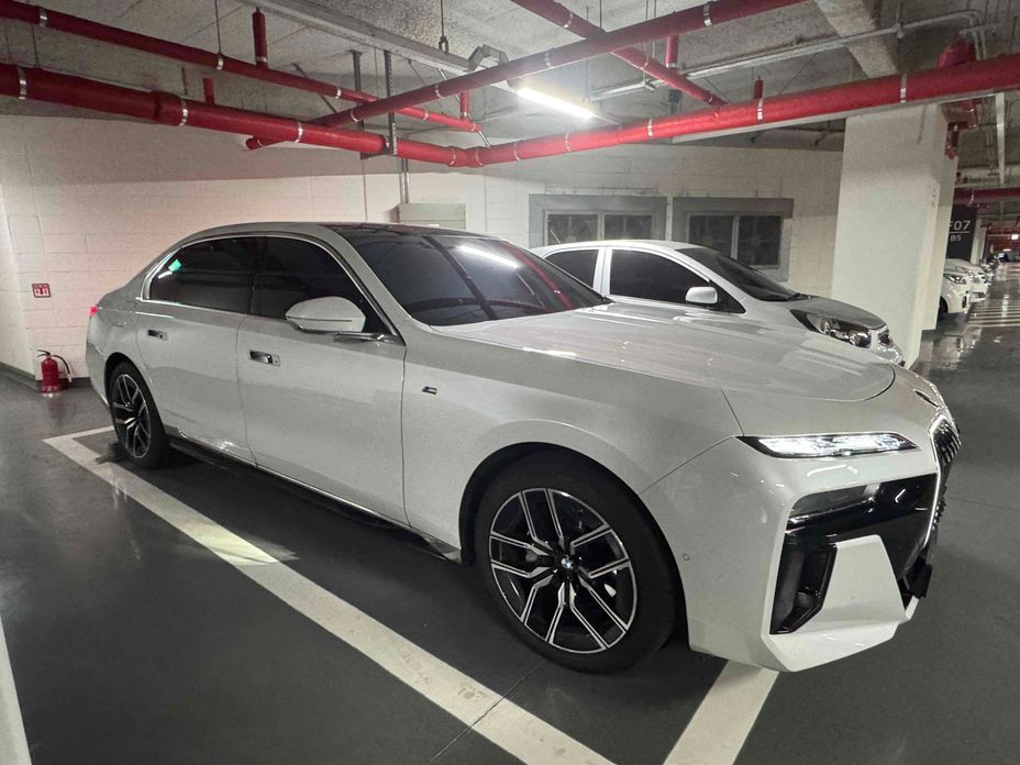 BMW 7-Series 2024