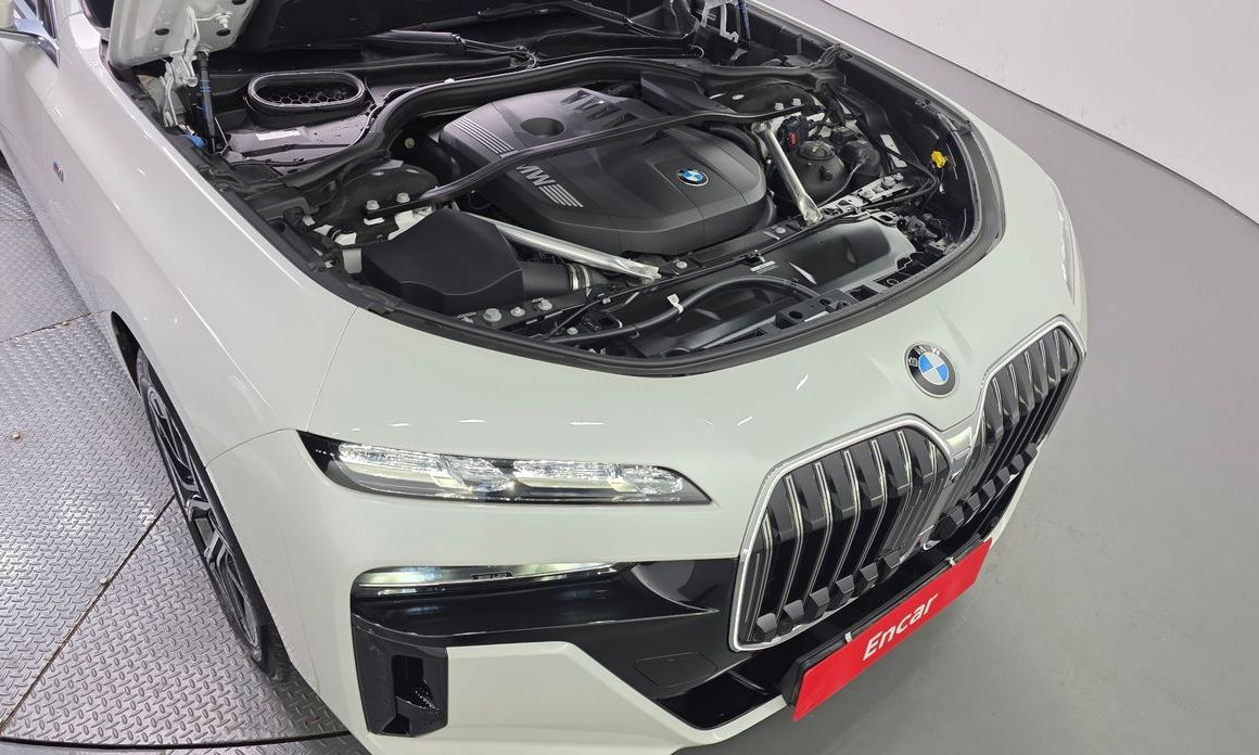 BMW 7-Series 2024