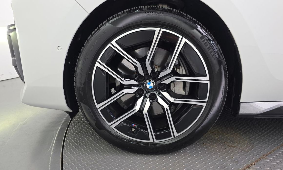 BMW 7-Series 2024