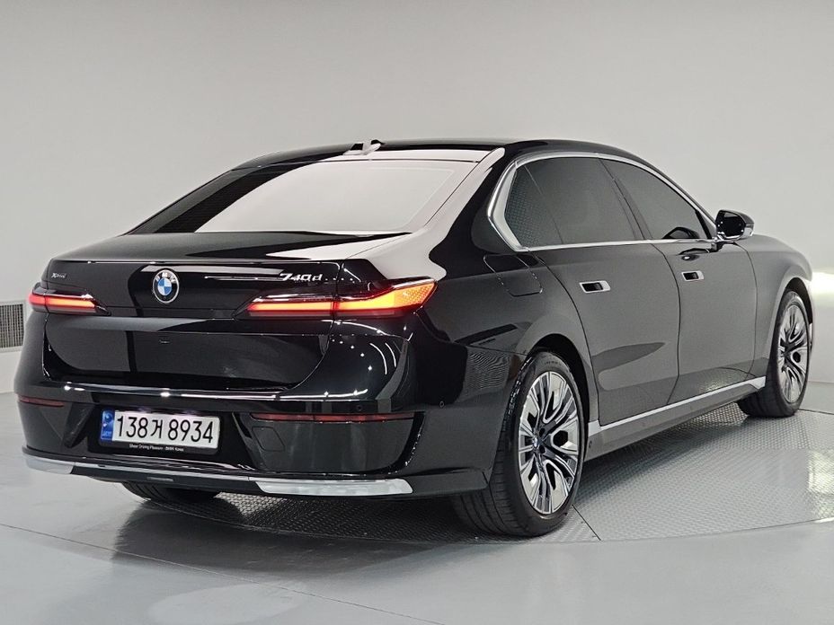 BMW 7-Series 2023