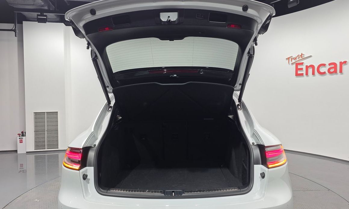 Porsche Macan 2023