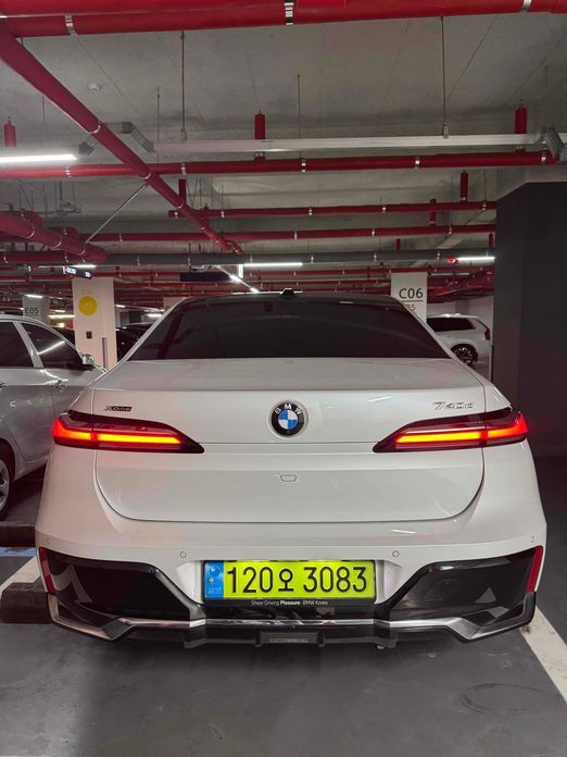 BMW 7-Series 2024