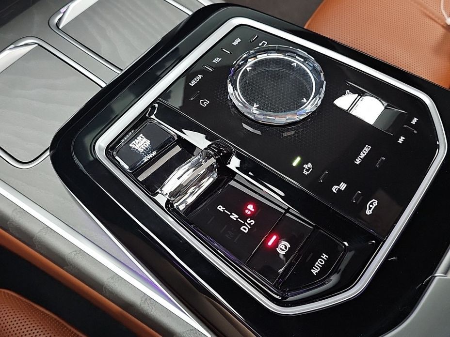 BMW 7-Series 2023
