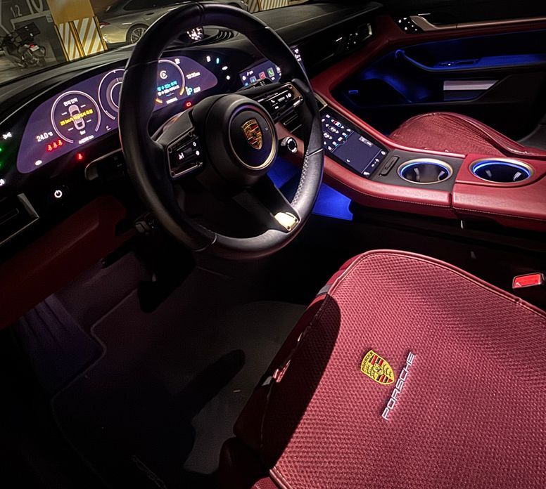 Porsche Taycan 2021