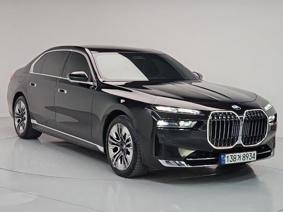 BMW 7-Series 2023