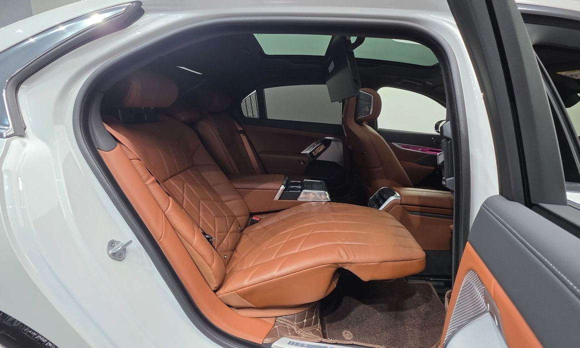 BMW 7-Series 2024