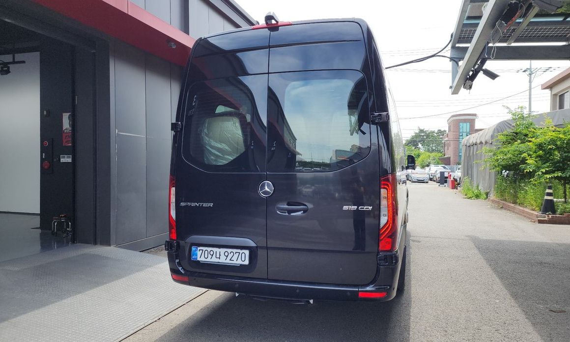 Mercedes-Benz Sprinter 2025
