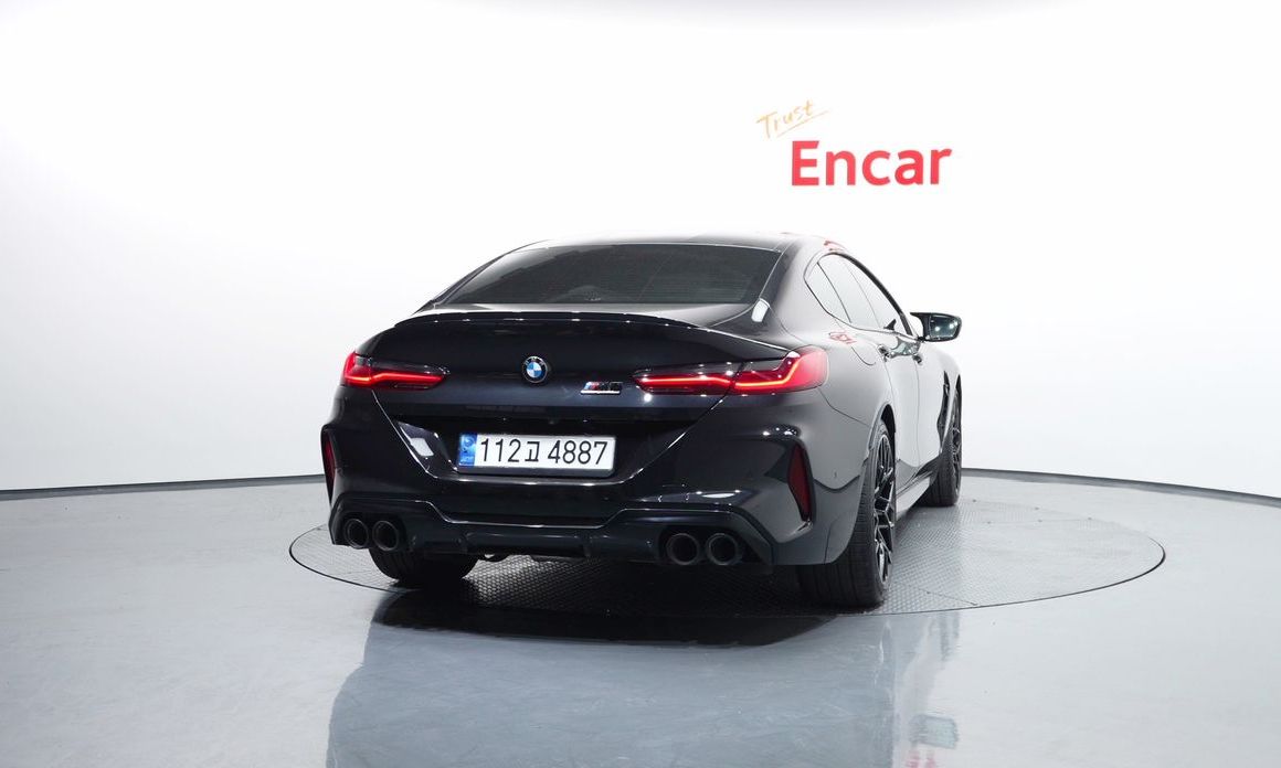 BMW M8 2022