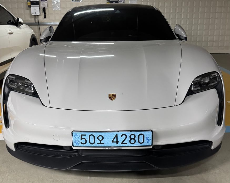 Porsche Taycan 2021