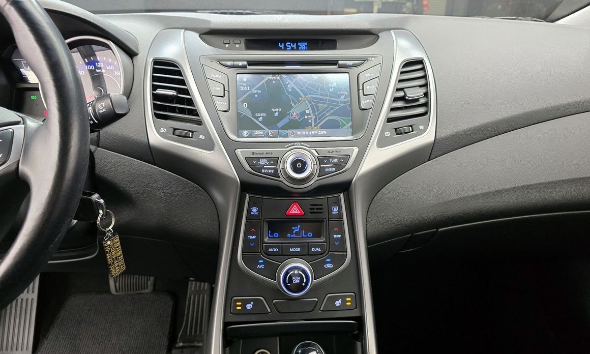 Hyundai AVANTE 2016