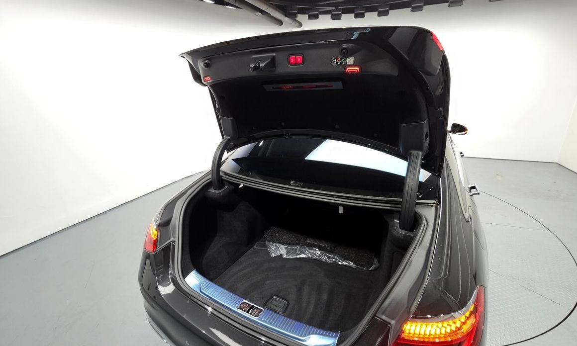 Mercedes-Benz S-Class 2024
