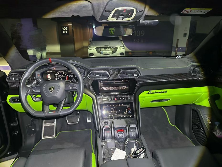 Lamborghini Urus 2023