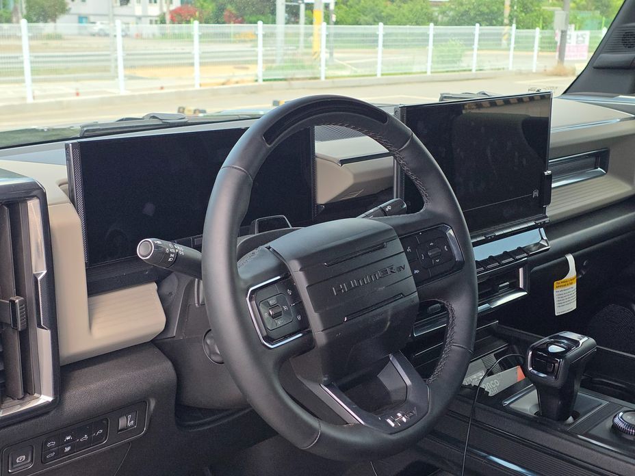 GMC Hummer EV 2026