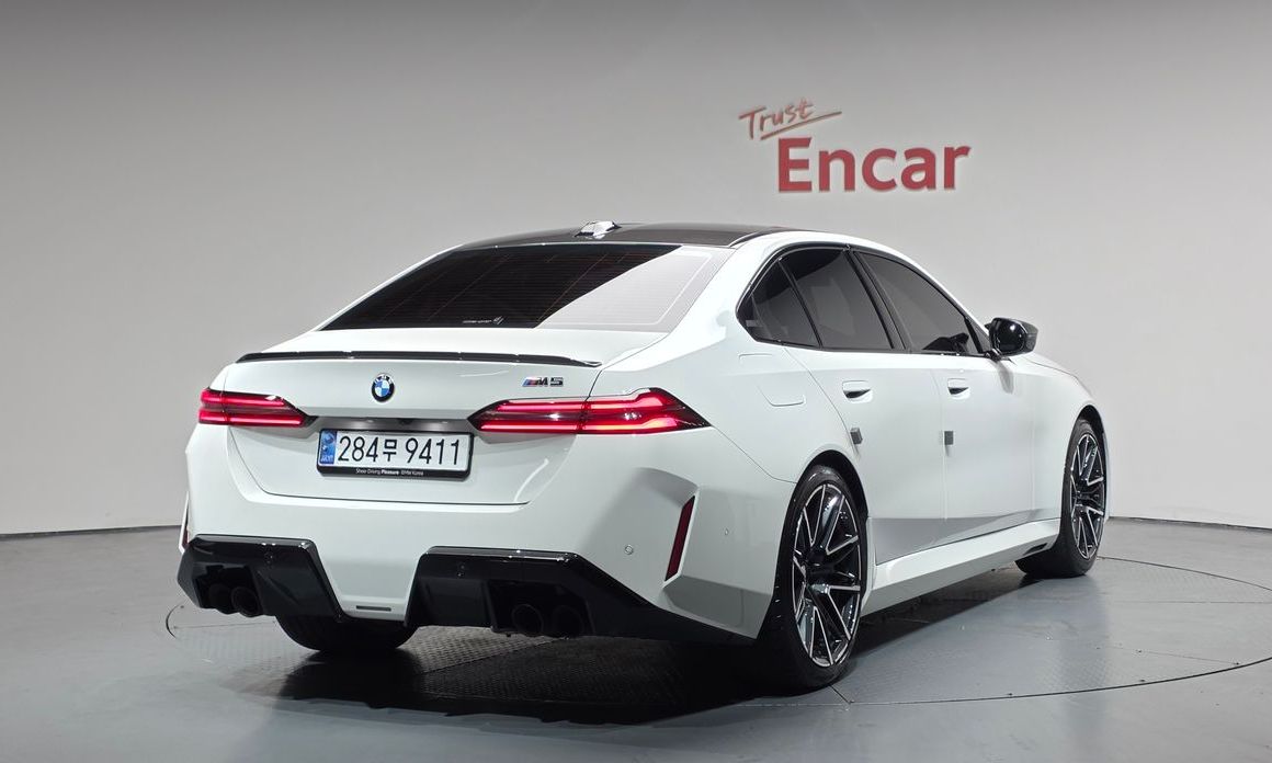 BMW M5 2025