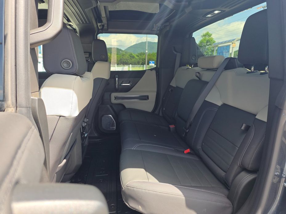 GMC Hummer EV 2026