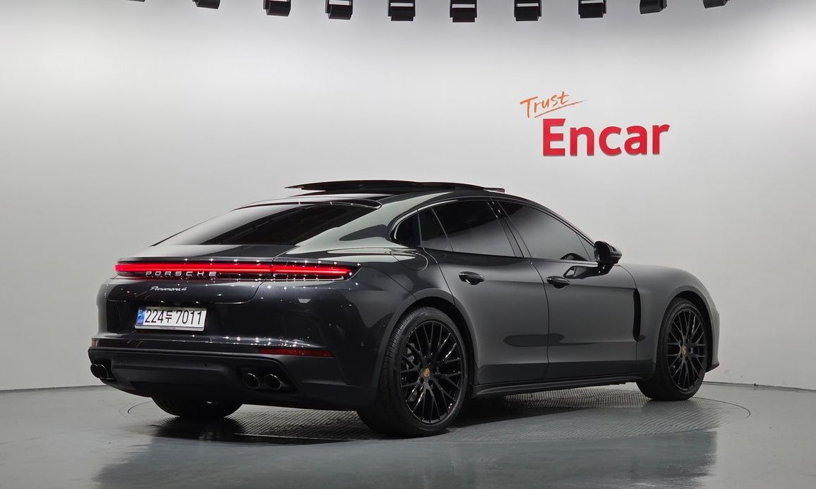 Porsche Panamera 2024