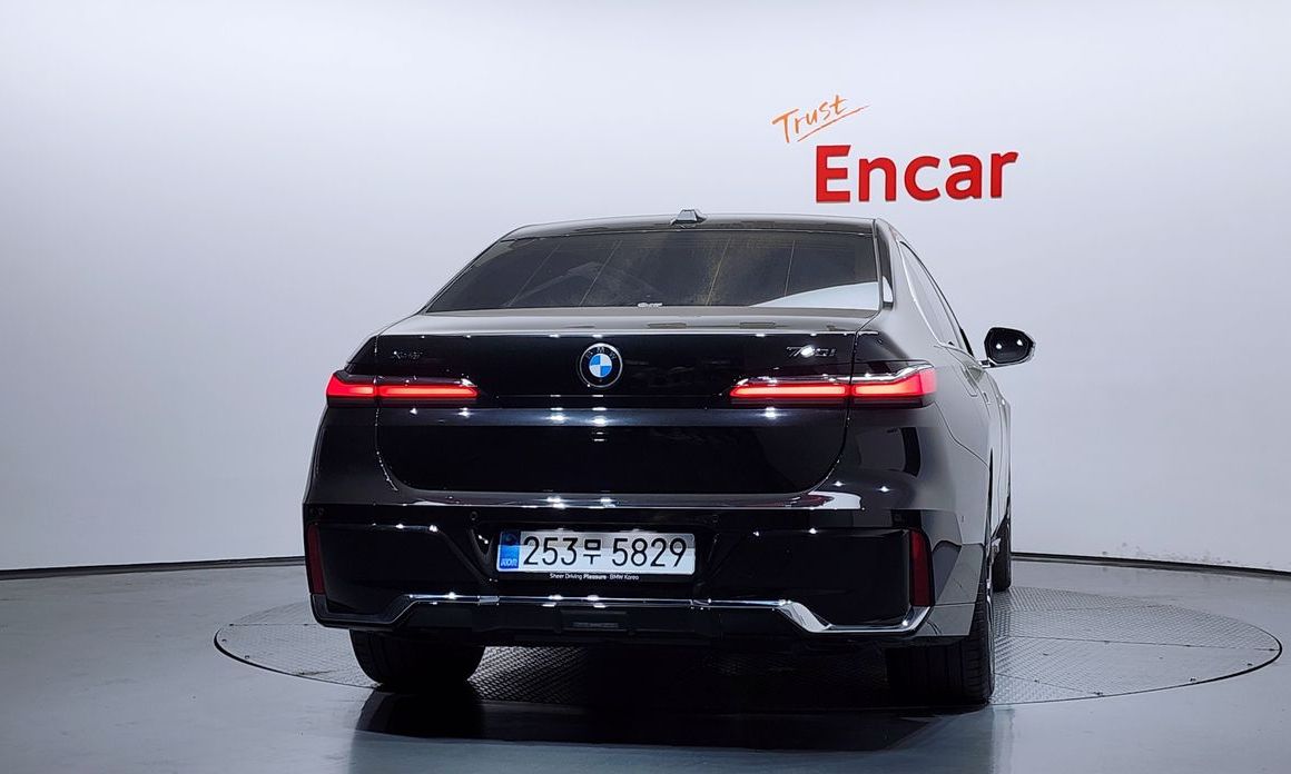 BMW 7-Series 2025