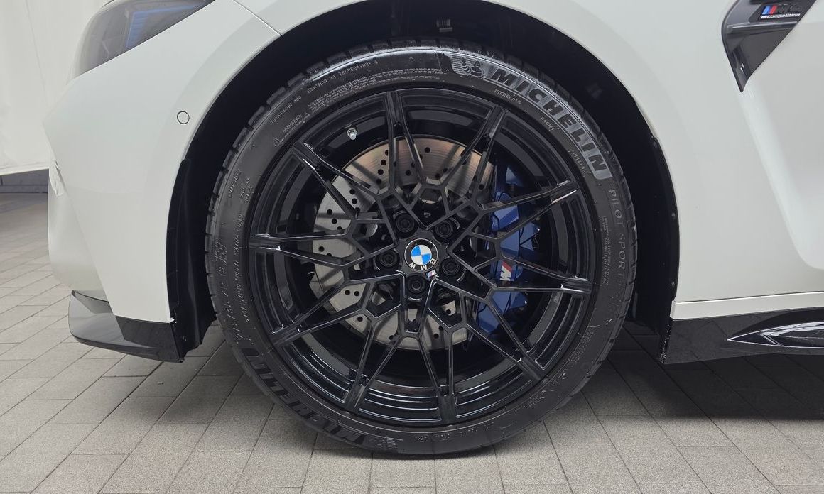 BMW M4 2025