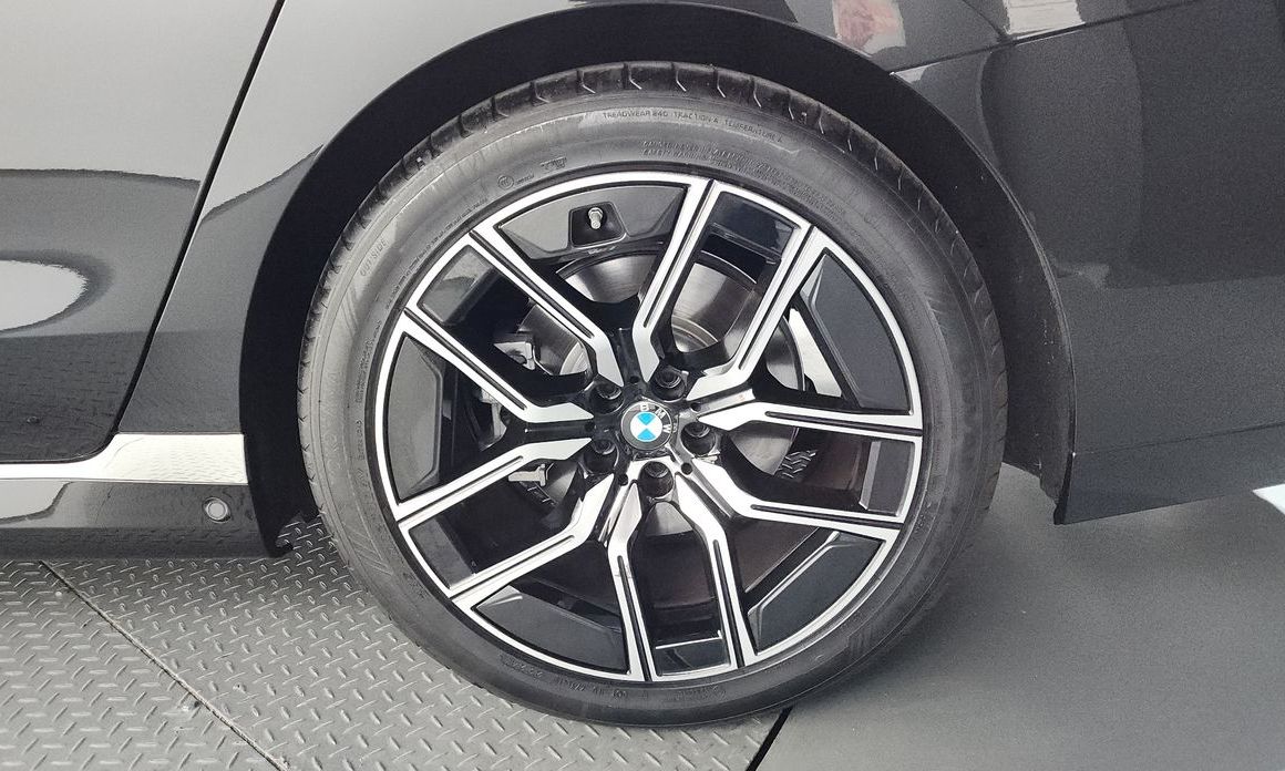 BMW 7-Series 2025