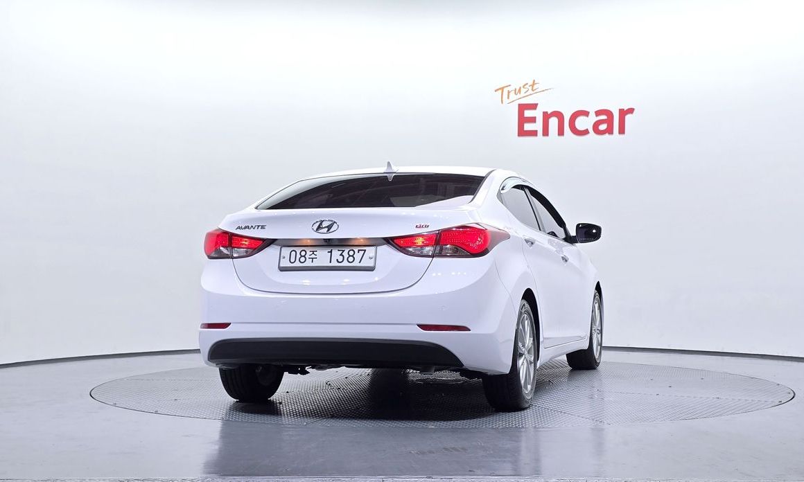 Hyundai AVANTE 2016