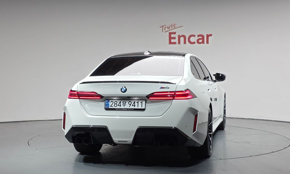 BMW M5 2025