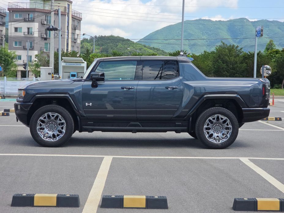 GMC Hummer EV 2026