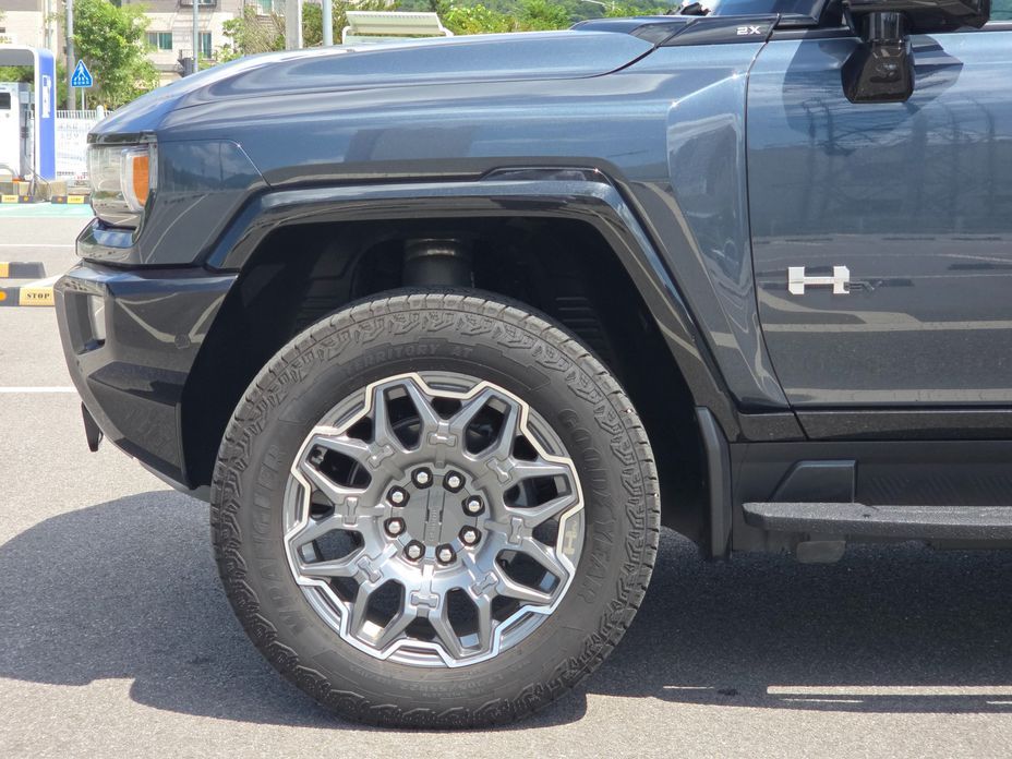 GMC Hummer EV 2026