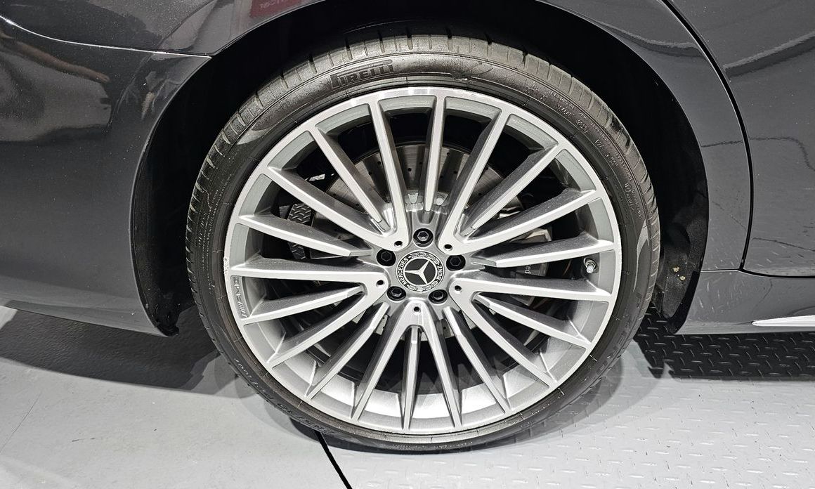 Mercedes-Benz S-Class 2024