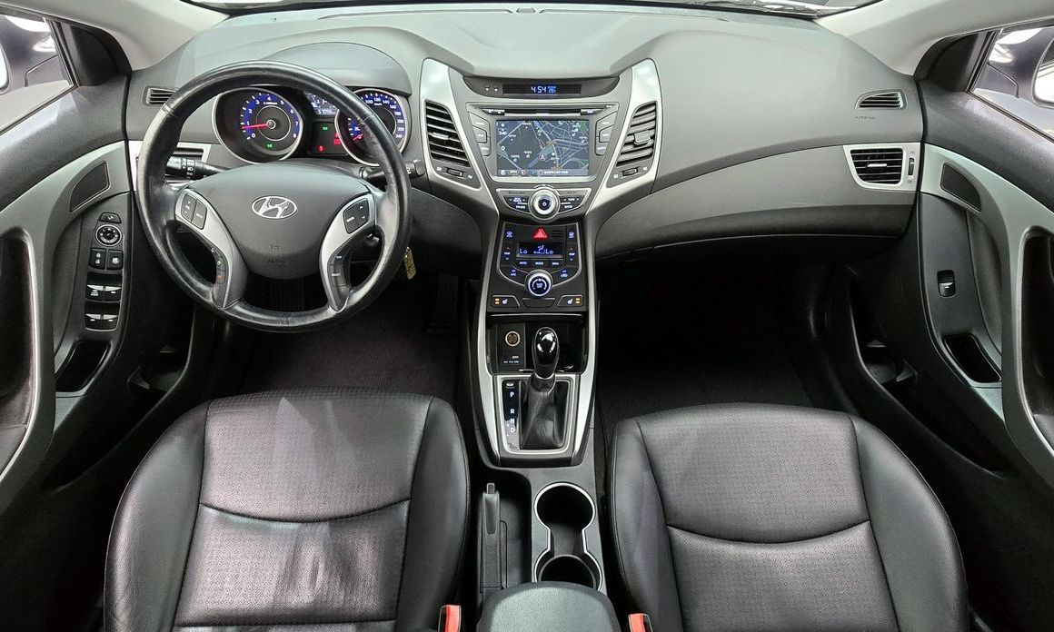 Hyundai AVANTE 2016