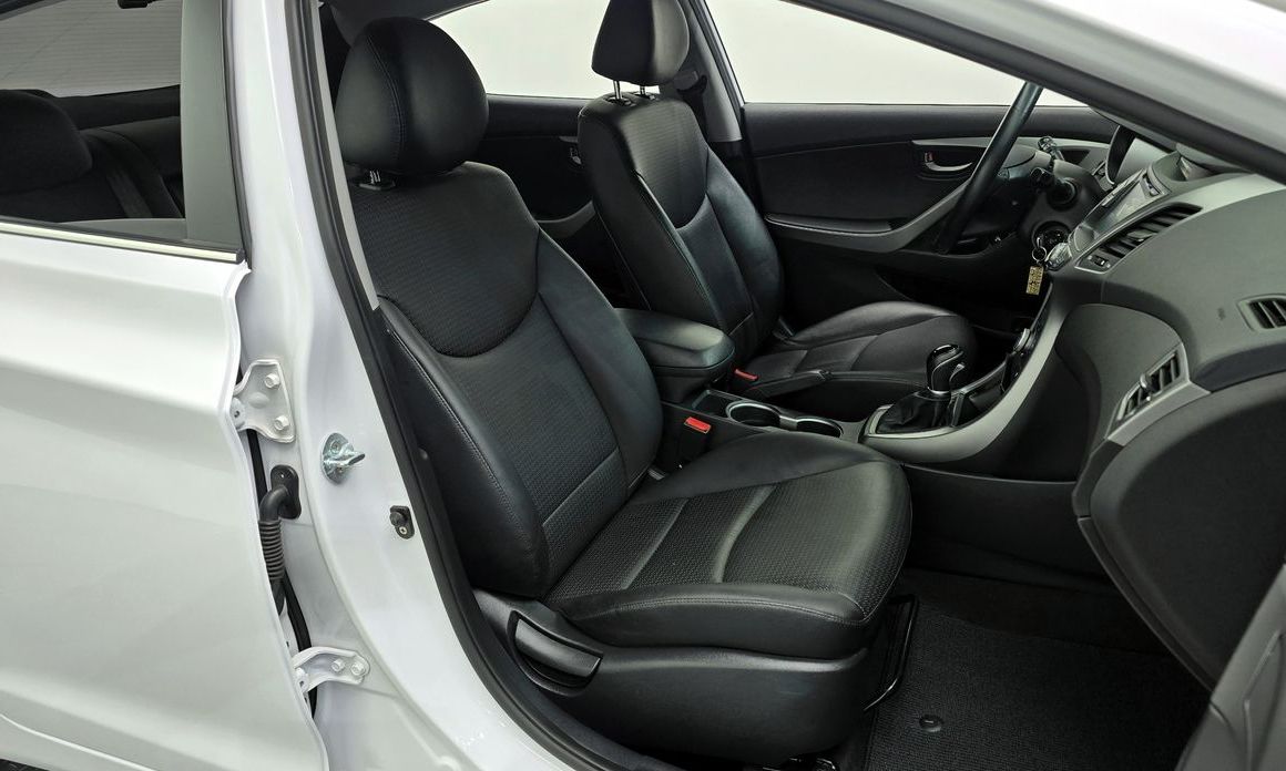 Hyundai AVANTE 2016