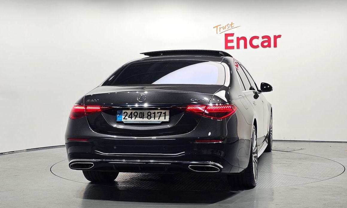 Mercedes-Benz S-Class 2024