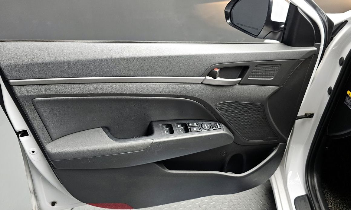 Hyundai AVANTE 2017