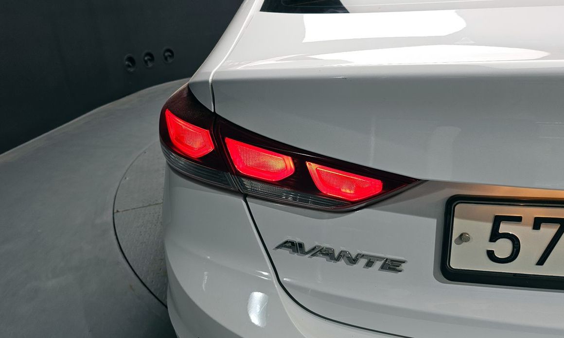 Hyundai AVANTE 2017