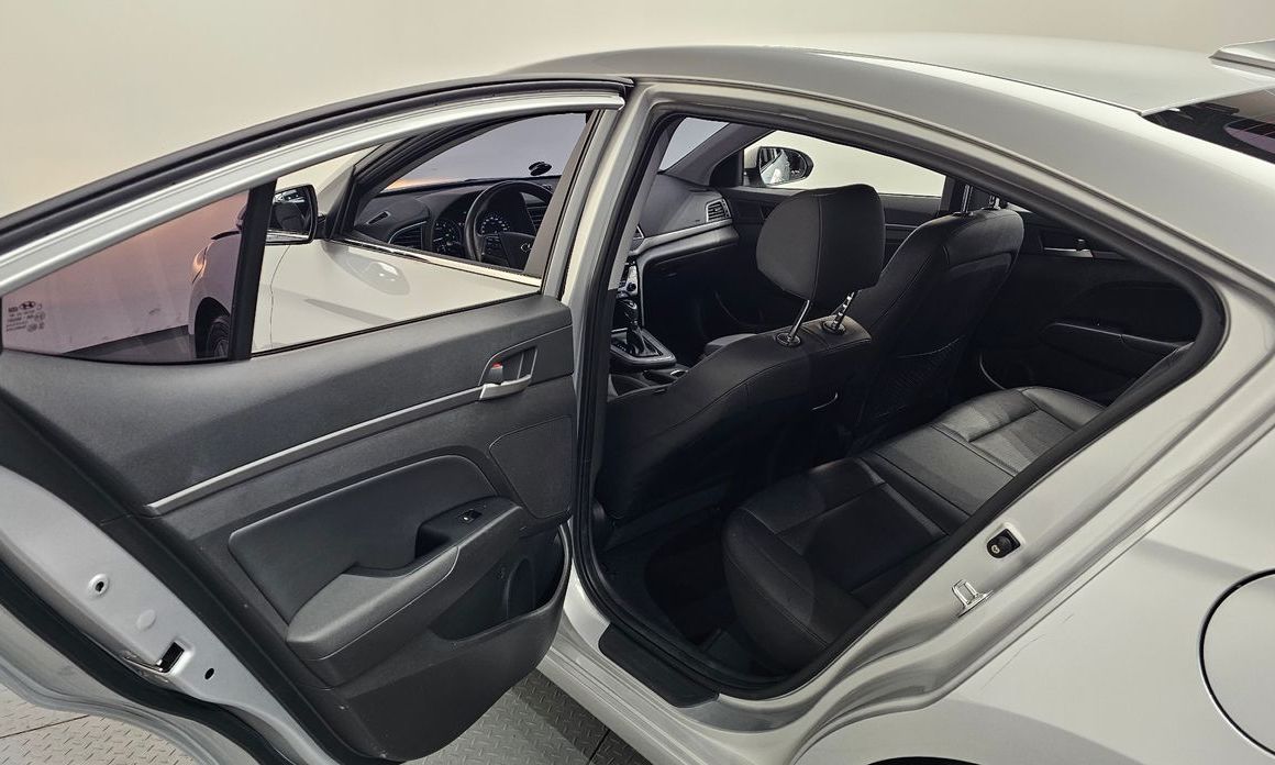 Hyundai AVANTE 2017