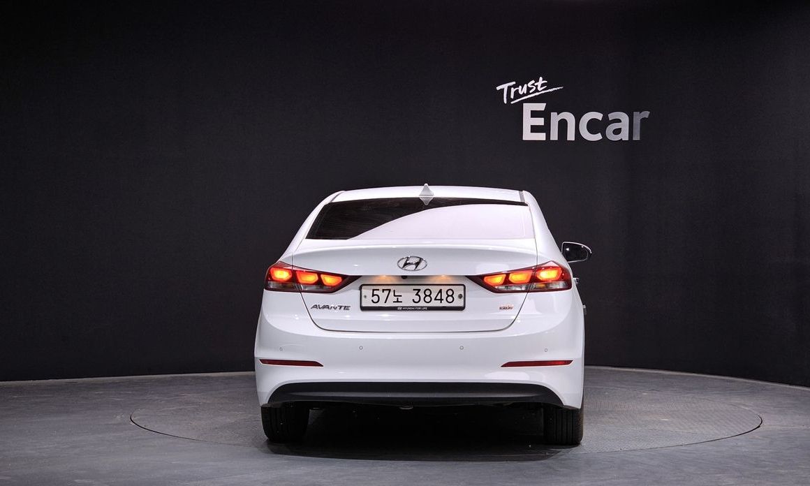 Hyundai AVANTE 2017