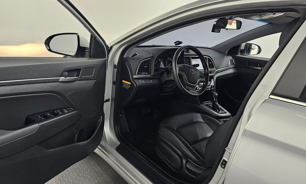 Hyundai AVANTE 2017