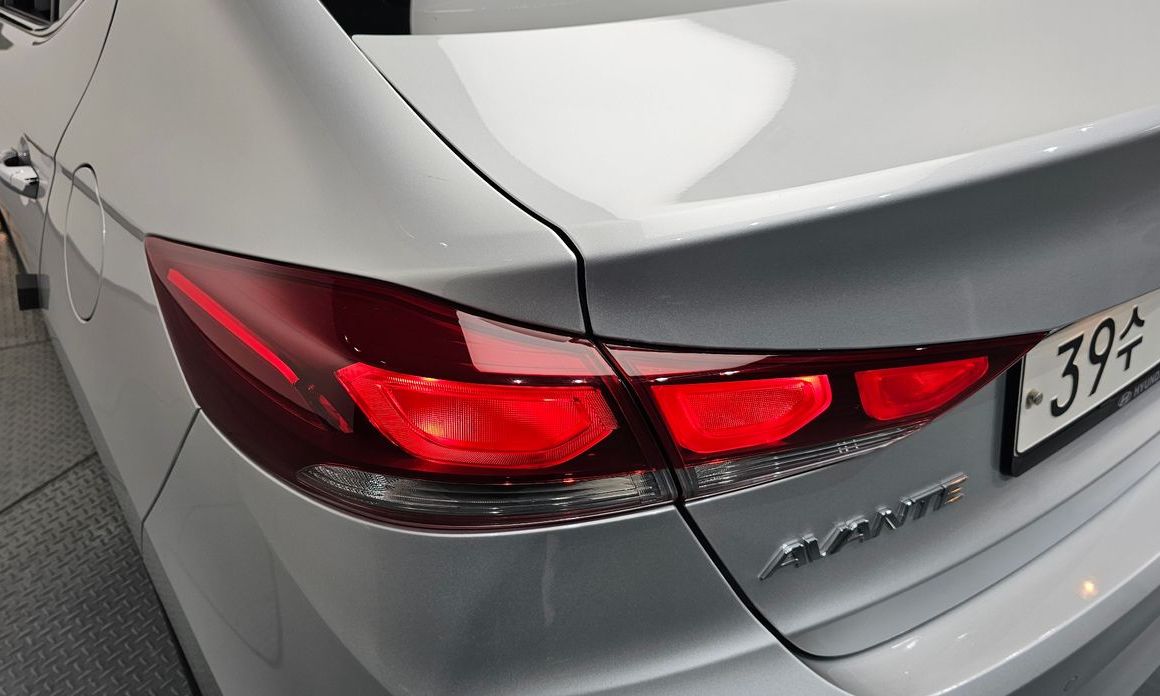 Hyundai AVANTE 2017